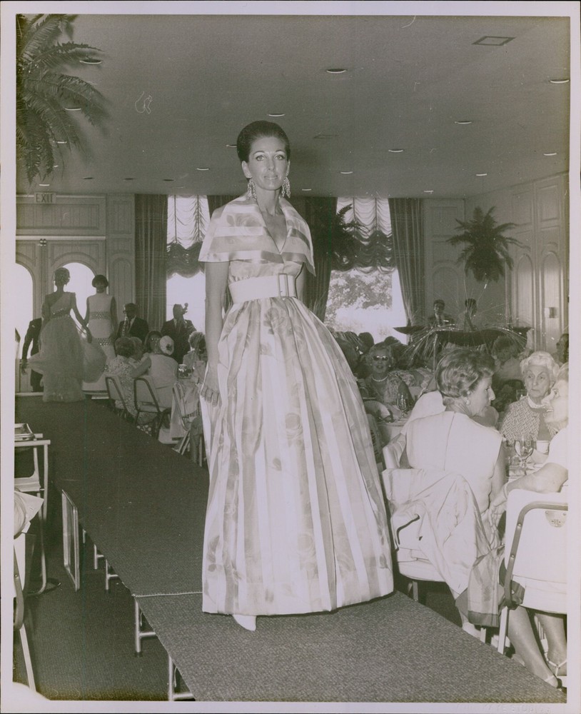 GA46 Original Mort Kaye Photo DESIGNER WOMENS FASHION Sexy Model Lovely Dress