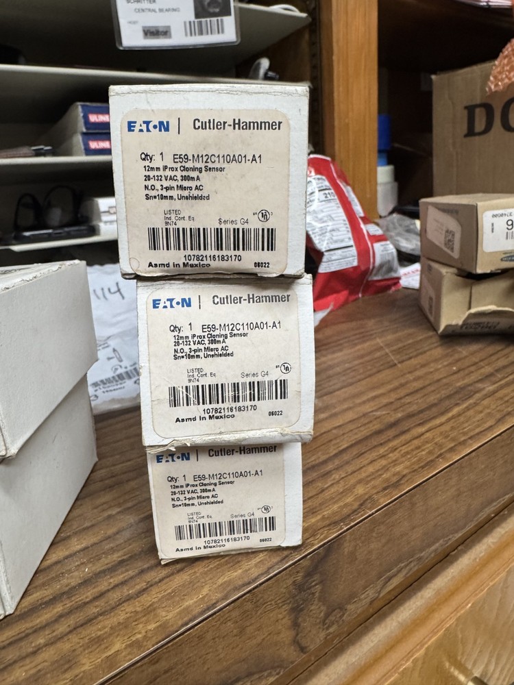 New Eaton Proximity Sensor E59-M12C110A01-A1