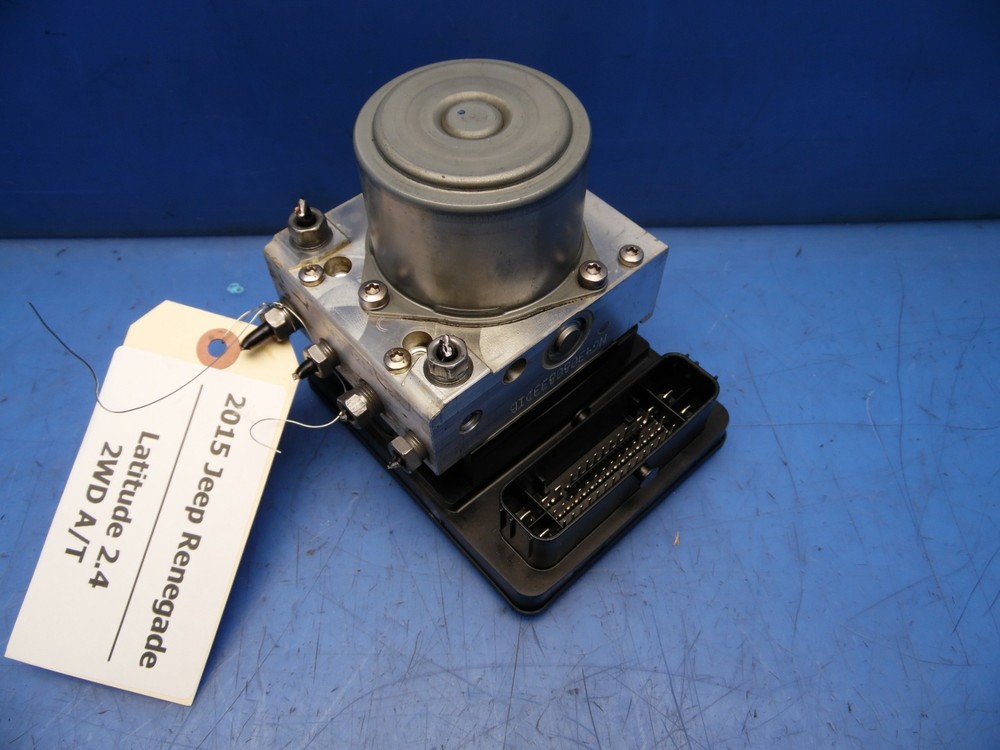 15-17 Jeep Renegade OEM electric ABS pump modulator unit motor 2.4L # 18899617-image