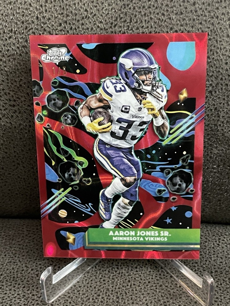 🔥Aaron Jones Sr. 2025 Topps Chrome Cosmic Red Flare Refractor #1/5 Packers