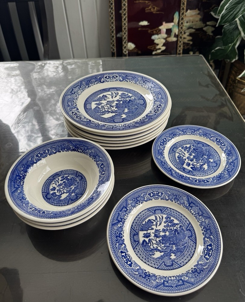 Vintage Royal China Blue Willow Ware Set