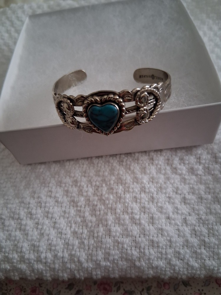 Turquoise Heart Bracelet for Women in Silver and Nickel