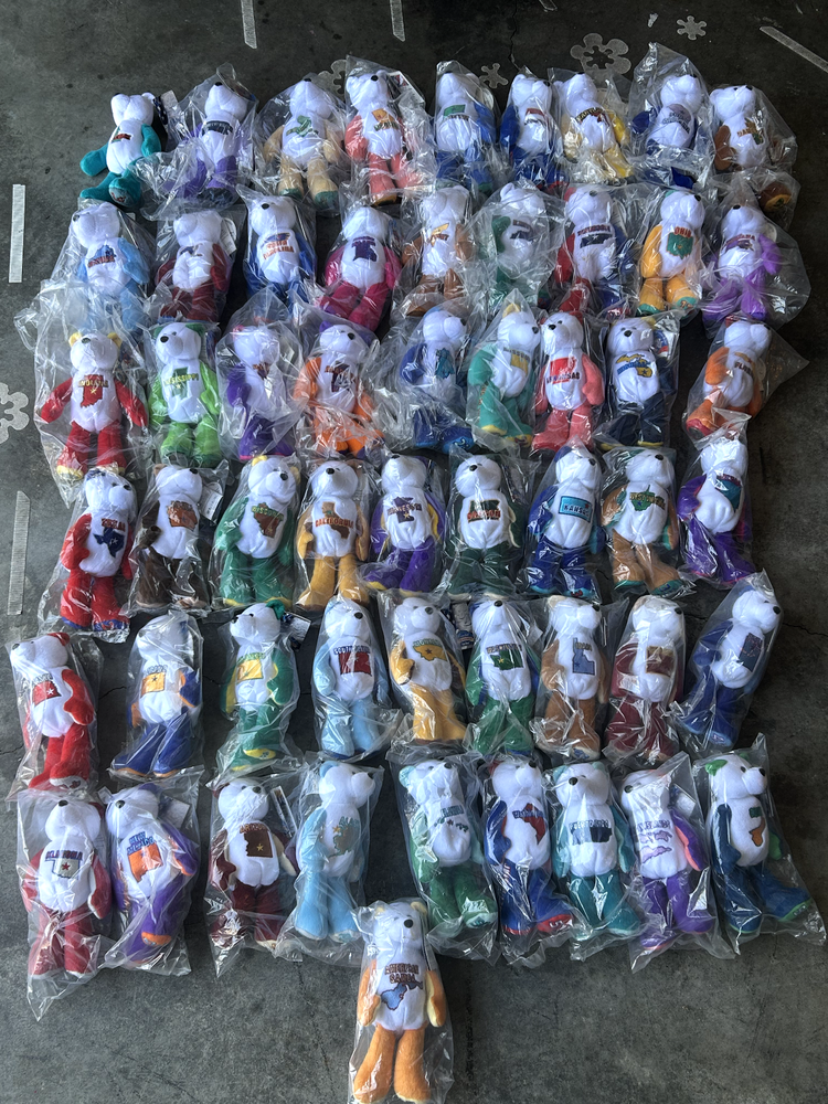 Limited Treasures Coin Bears All 50 States + Territories *GREAT CONDITION*