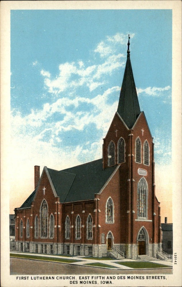 First Lutheran Church ~ Des Moines Iowa ~ 1920s-30s postcard