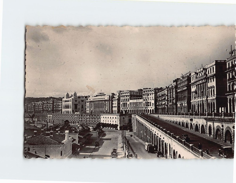 Postcard Le Boulevard de la République et le Boulevard Carnot Algiers Algeria