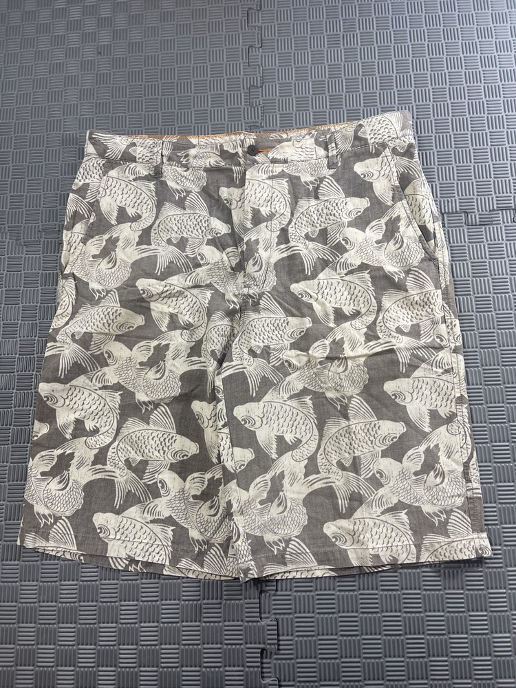 Reyn Spooner Shorts Mens Size 34 Hawaiian Koi Fish Print Casual Gray White