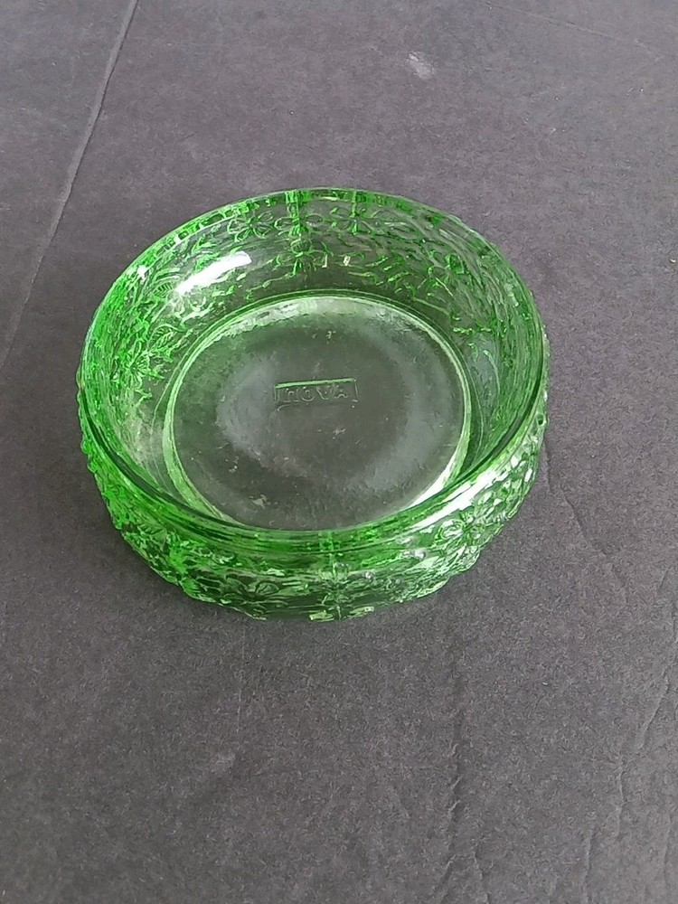 Avon Green Glass Soap Dish, Jewelry / Candle Holder / Trinket Floral Vintage
