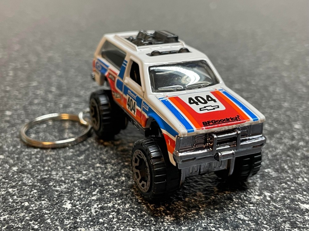 Chevy S10 Blazer 4x4 Keychain Offroad White Hot Wheels Matchbox