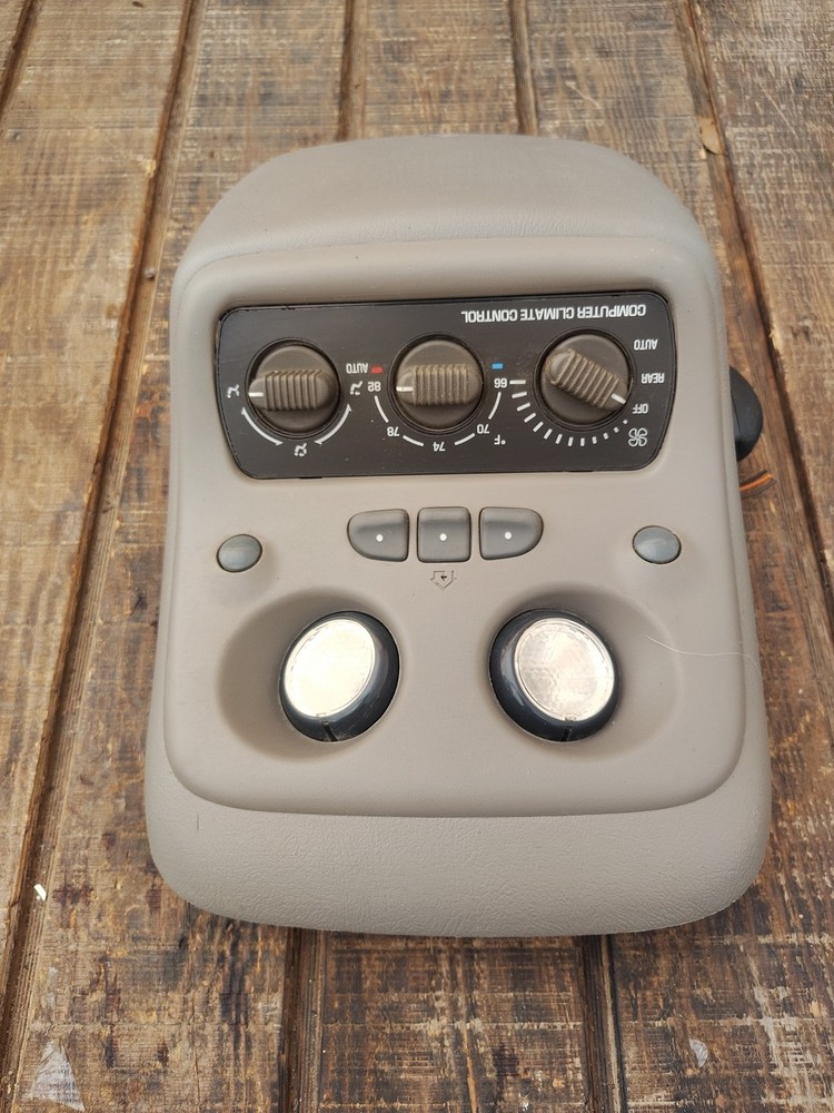 ✅99-06 Chevrolet Tahoe Overhead Console Dome Light Rear Climate Control 15748171