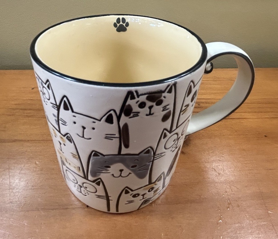 Spectrum Designs Large Ceramic Embossed Cats Mug 4.25”H x 4” D Holds 20 Oz