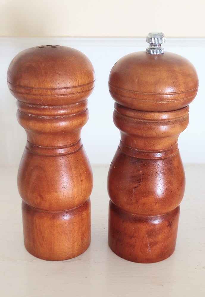 Wooden Salt & Pepper Shakers Vintage Pepper Grinder/Pepper Mill Retro Decor 6 