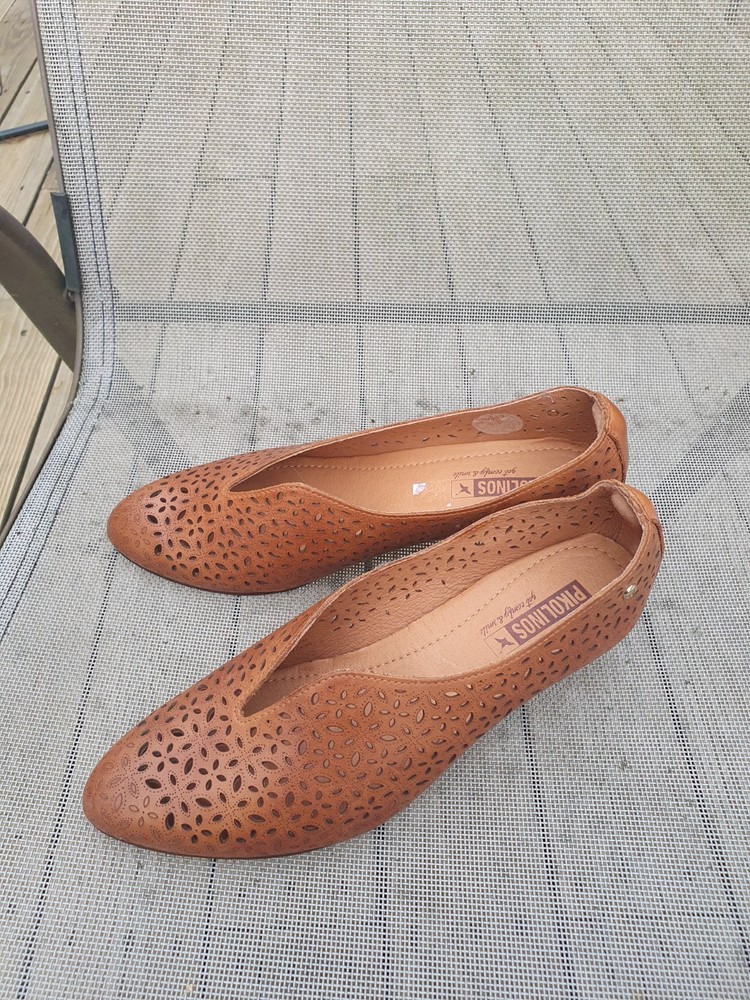 Pikolinos, Women's Perforated Brown Leather Shoes, Size 38 (EU) 7.5 US