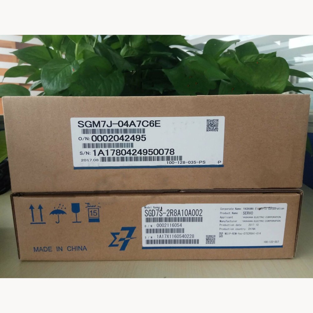 one new servo motor SGM7J-04A7C6E+SGD7S-2R8A10A002 #A6-37