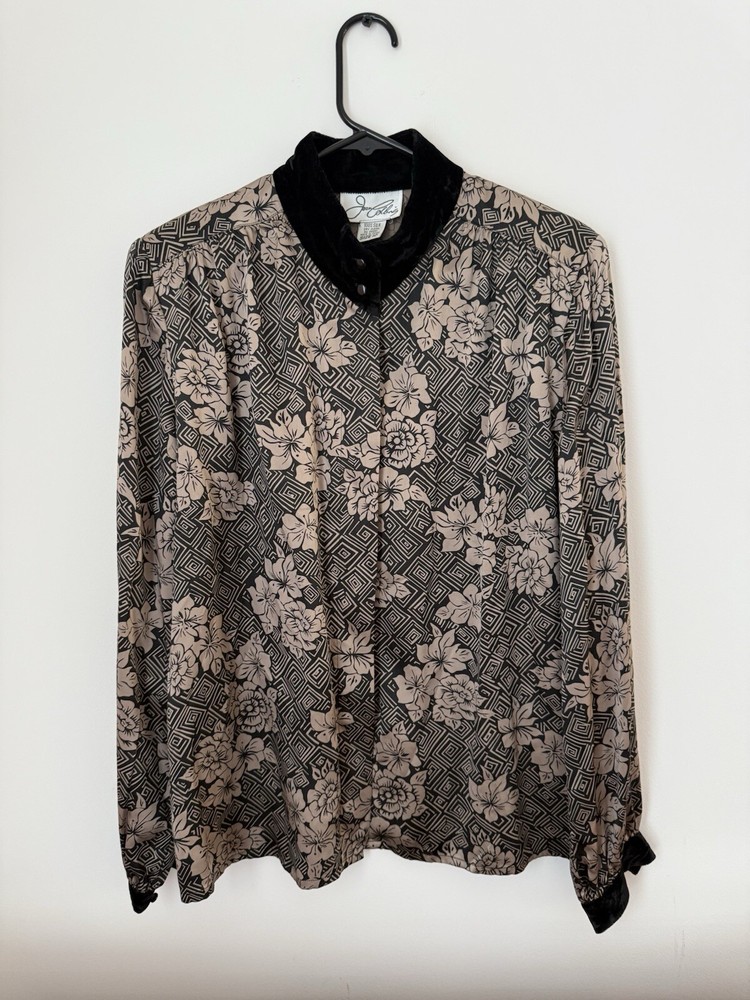 Vintage 80s Collins Silk Button Up Floral Blouse Velvet Collar And Cuffs Sz 10