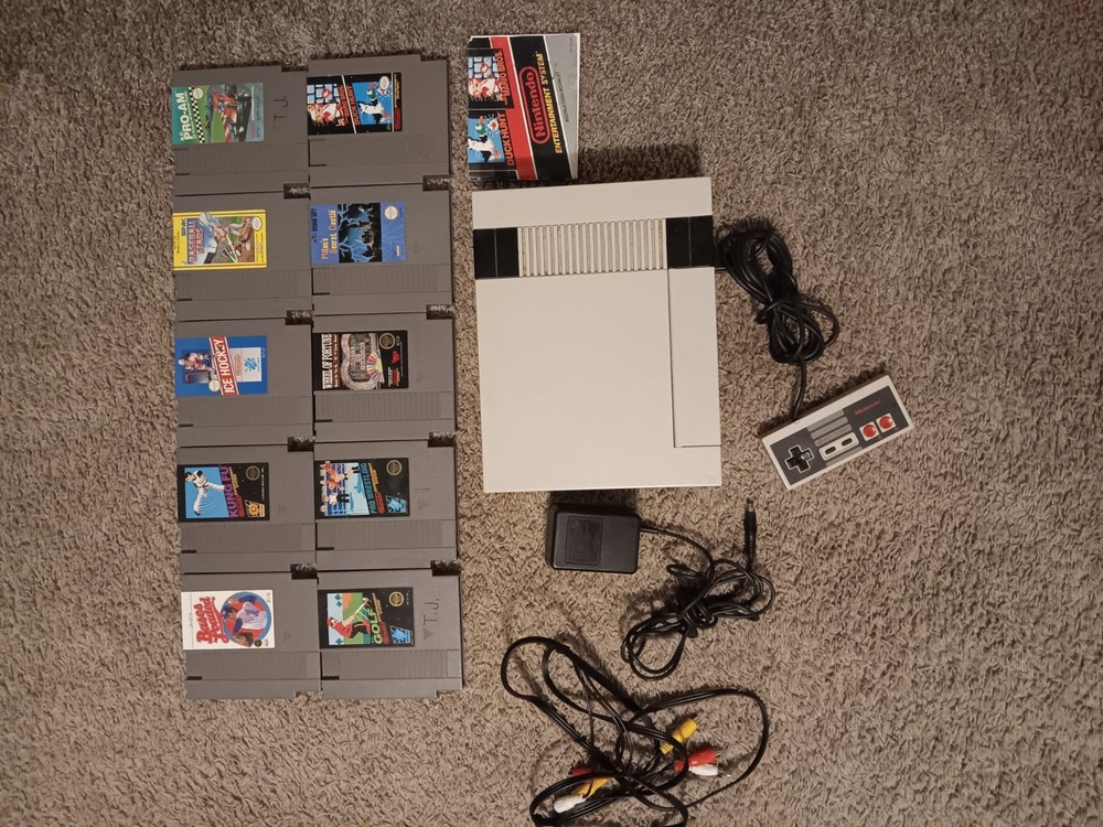 Nintendo Nes Counsel With Games Bundle Lot