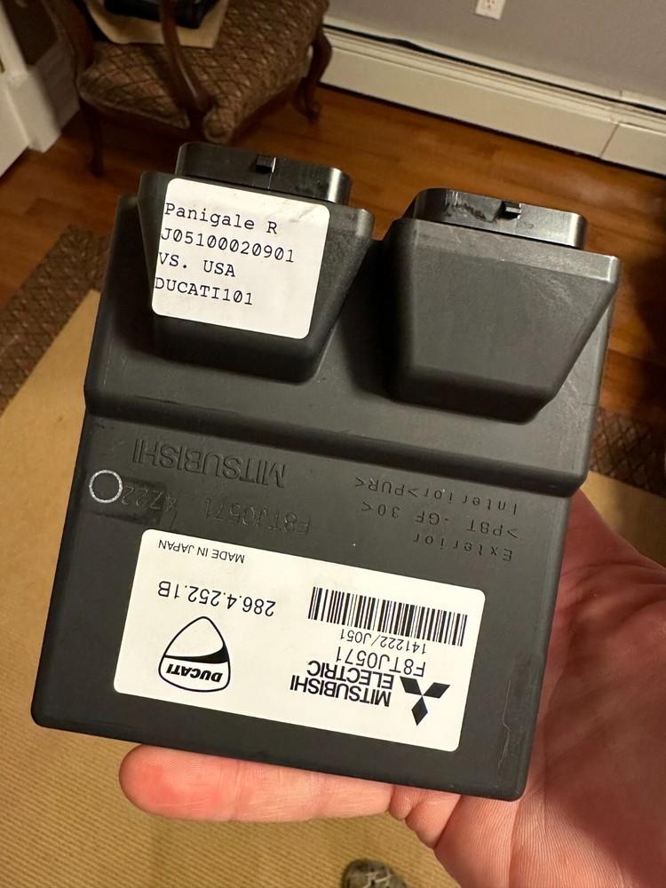 Ducati Panigale R (gen II: 2015-2017) stock Mitsubishi Electronics ECU