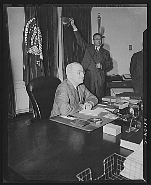 Photo:Washington DC 1930s Man at Desk Office Interior Political Meeting