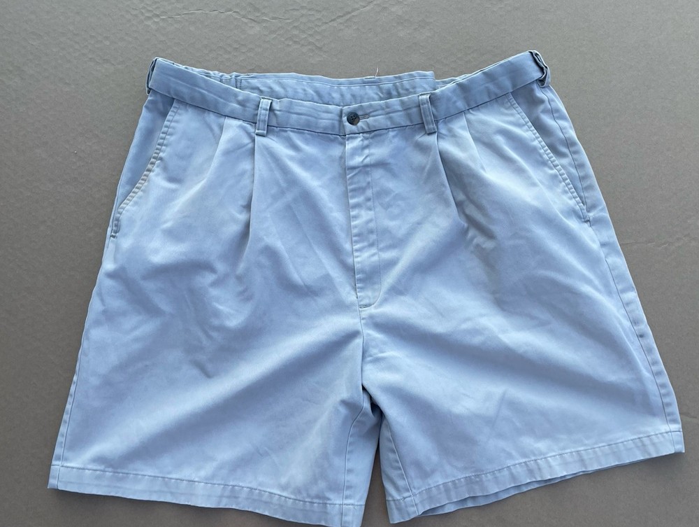 Haggar Men’s Shorts Size 42 Beige Pleated Front