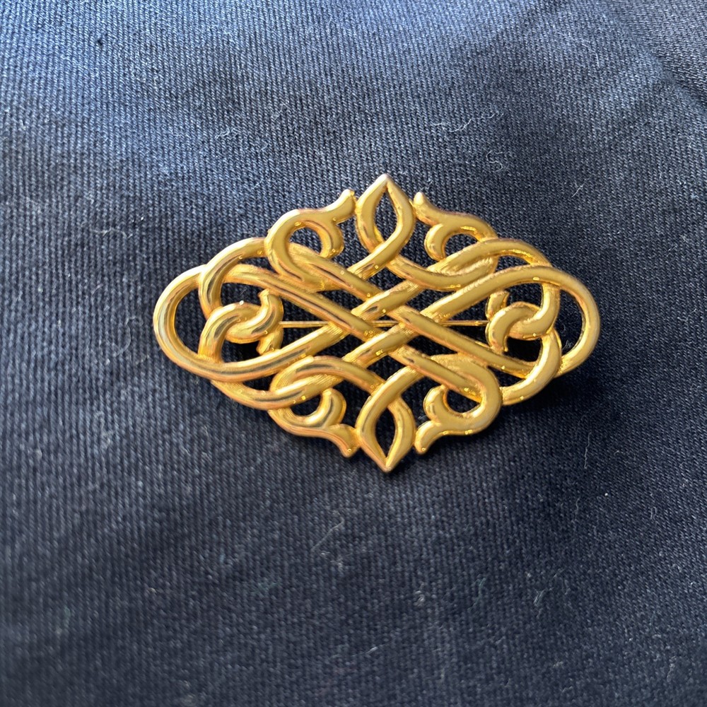 Vintage Gold Tone Script Monogram Brooch Initial Pin.
