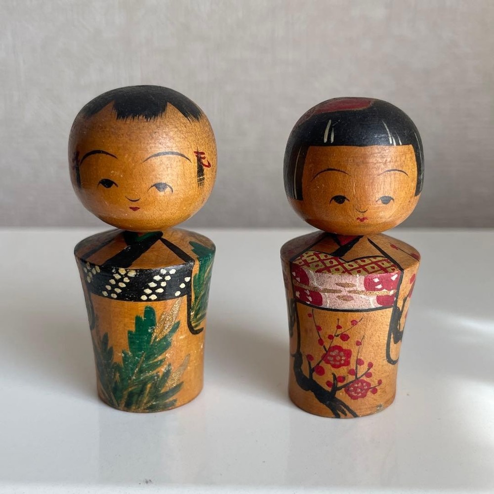 Kokeshi Dolls Set of 2 Hand-Painted Traditional Japanese Boy Girl Mini Figurines
