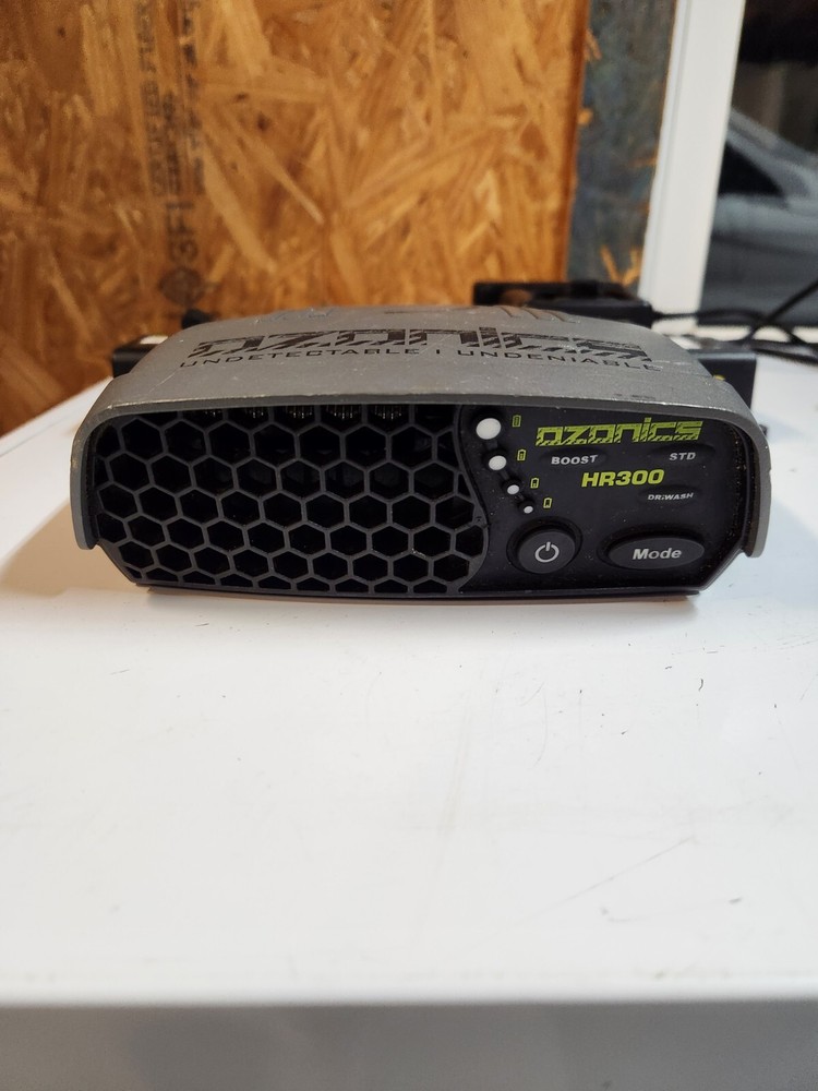 Ozonics HR300, USED, 3 BATTERIES, CHARGER QUICK ATTACH. ( 1 Battery Not Working)
