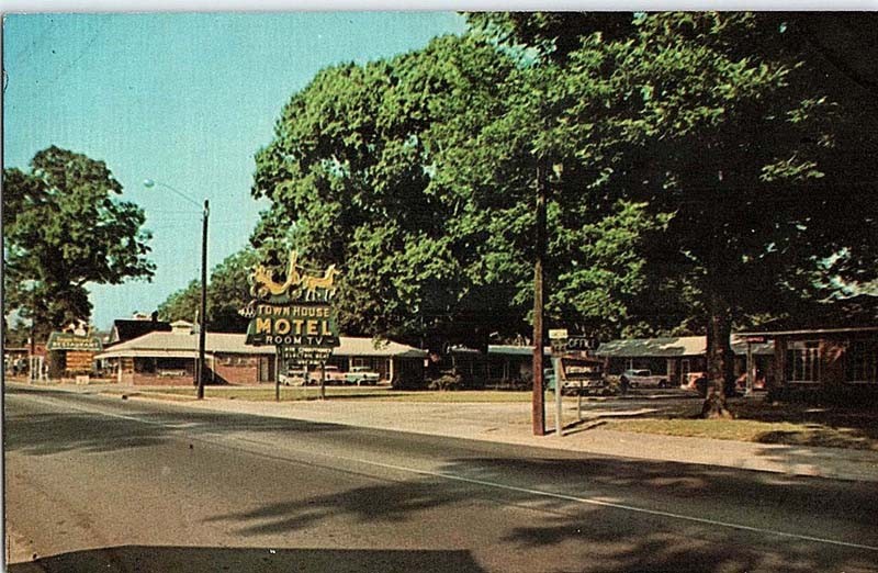 Postcard MOTEL SCENE Glennville Georgia GA a/01 AI8081