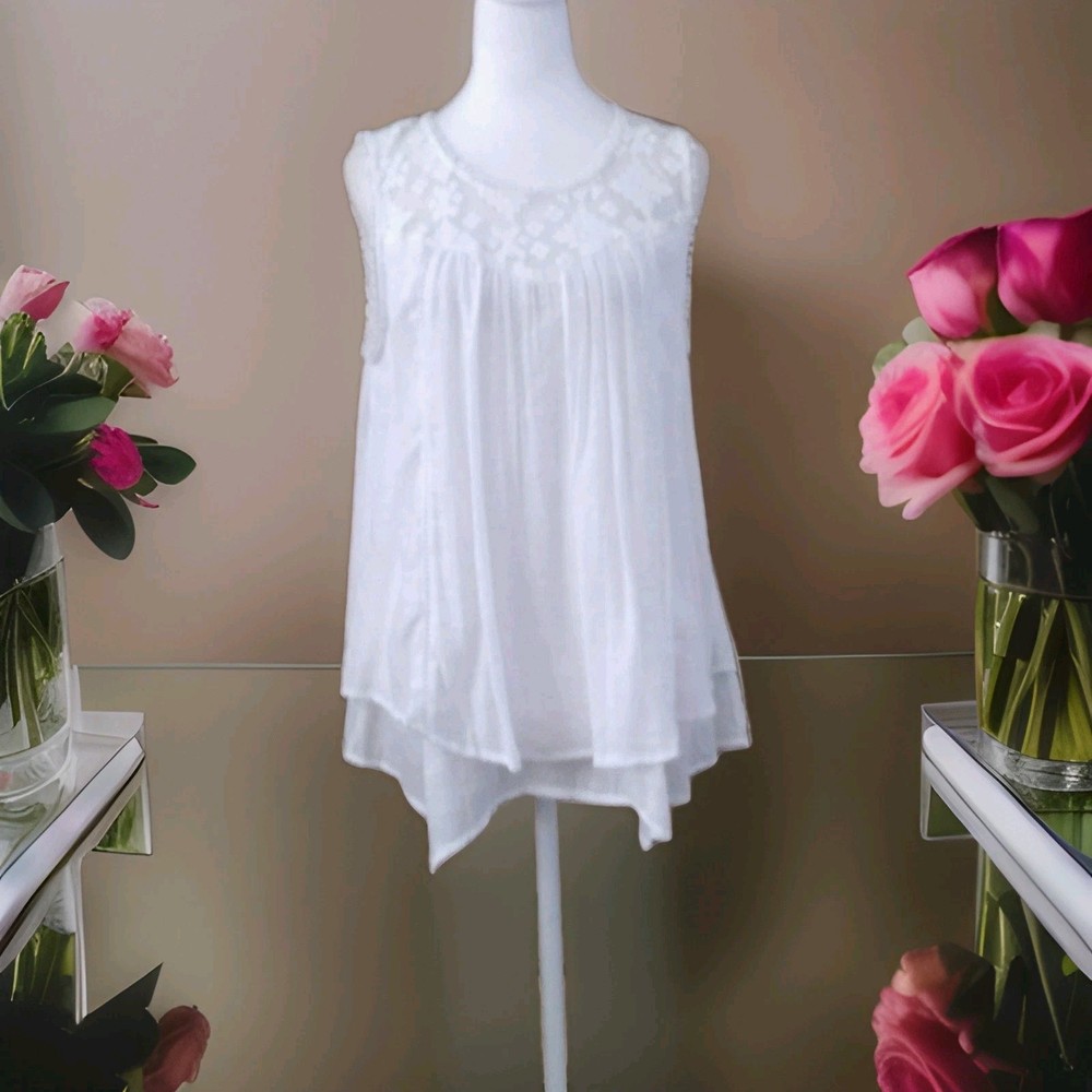 White Lace Tank Boho Crochet High -Low Blouse.  Sz M  By John Paul Richard