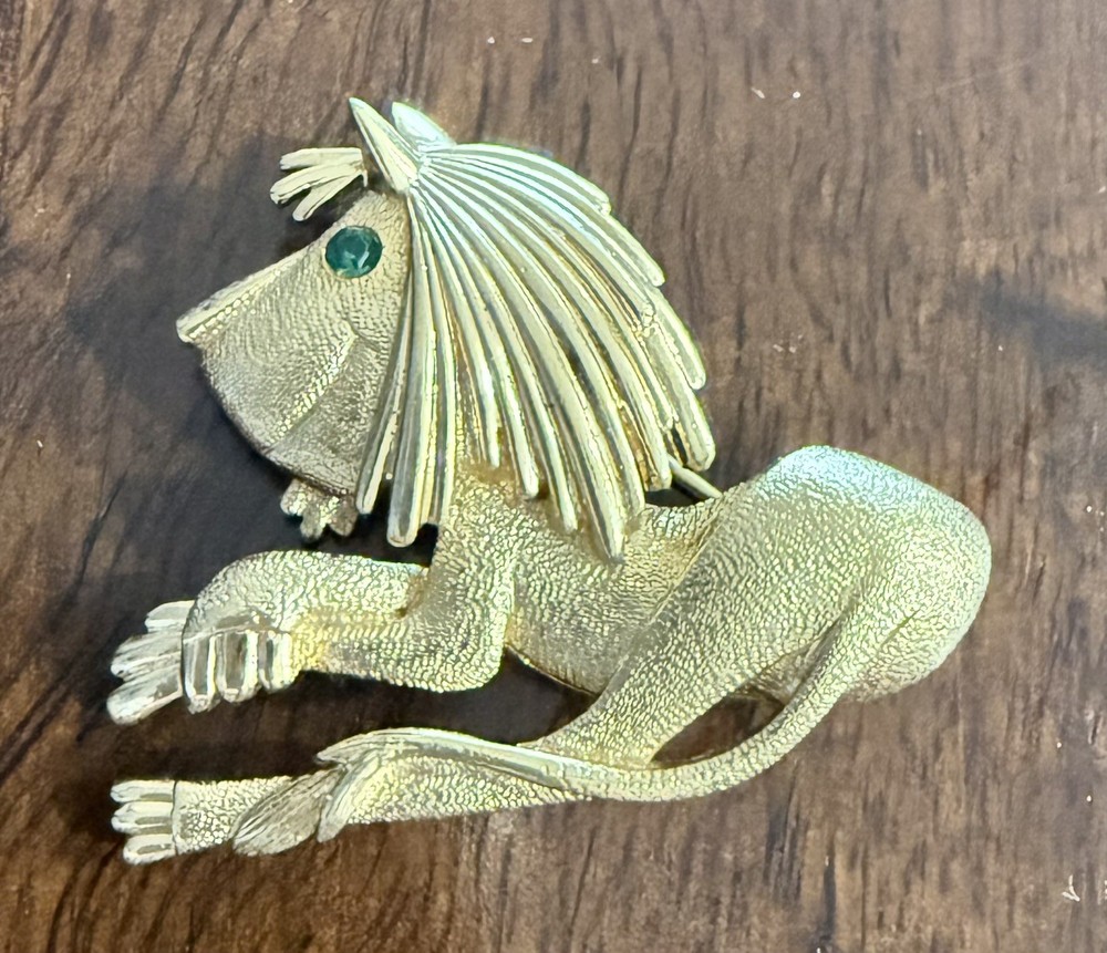 Vintage MONET Gold Tone Sitting Lion Brooch Signed Green Eyes