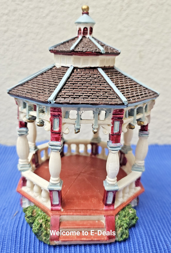 Lemax 2006 Park Gazebo Christmas Village Table Accent 63577CV No Box Excellent Condition  -image