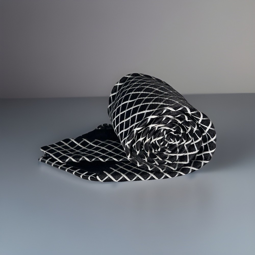 Bachrach Men's Geometric Black and White Textured Necktie, 100% silk
