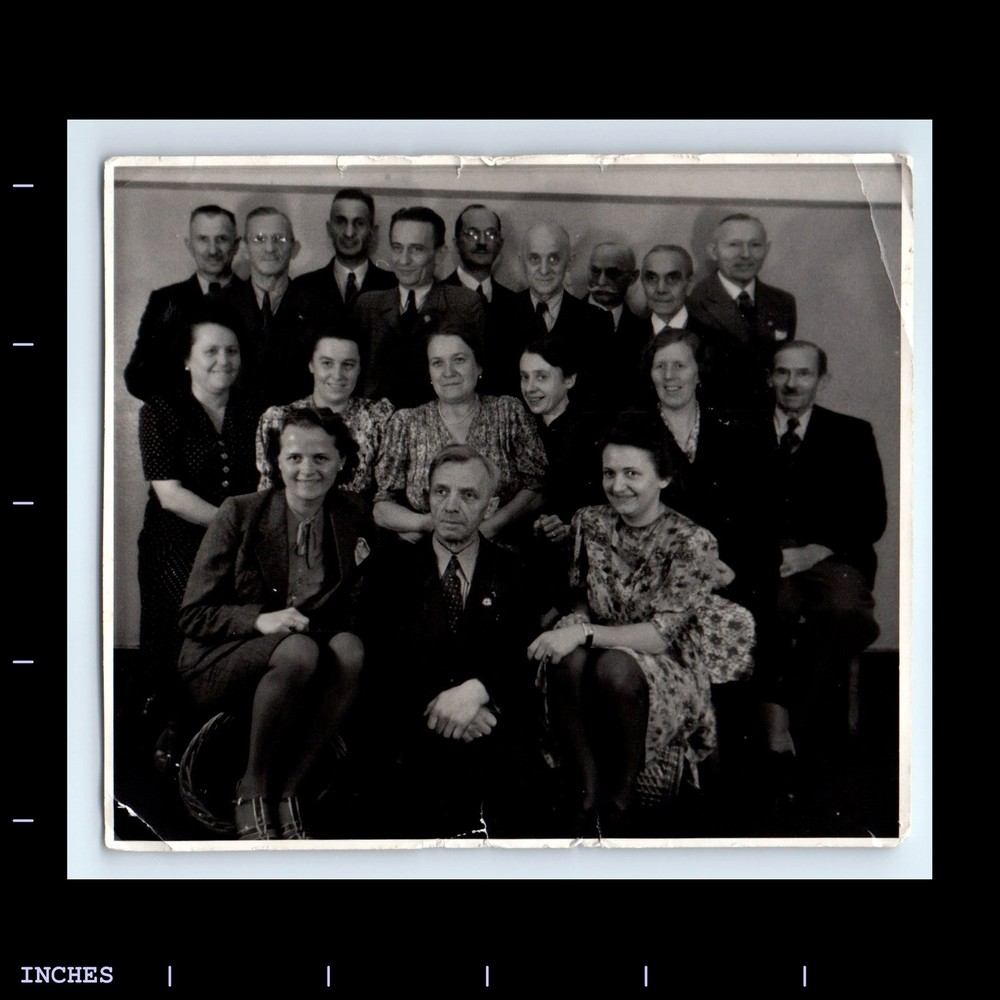 Vintage Photo MEN WOMEN GROUP PICTURE