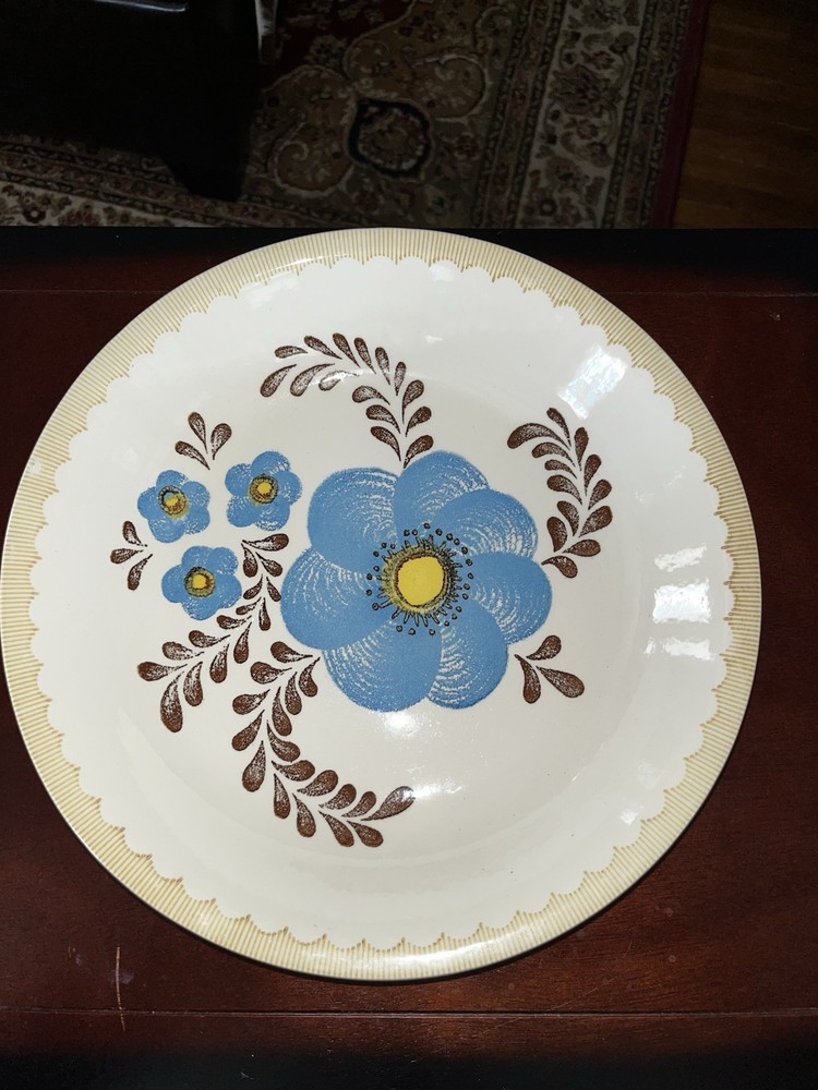 Royal China Jeannette Pasta/Salad/Serving Bowl. EUC  Blue Floral 11.75