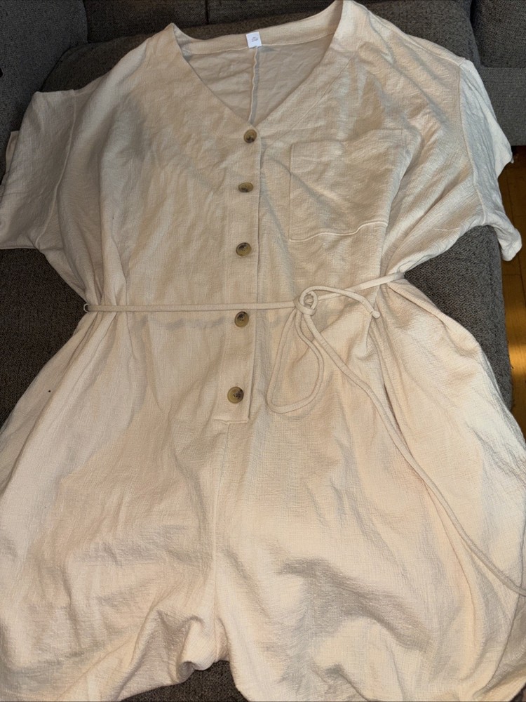 Old Navy Cream Color Romper With Buttons 4X ￼