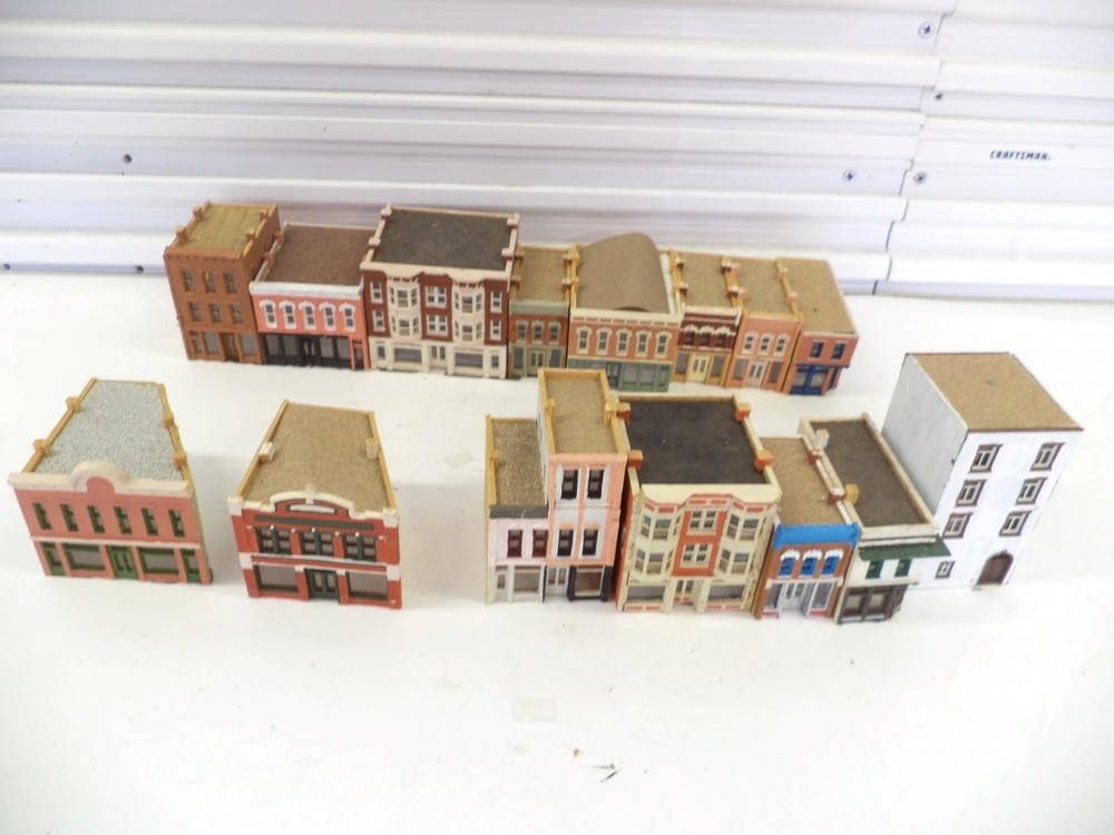 DPM/others N-Scale Buildings, built (lot pb56)