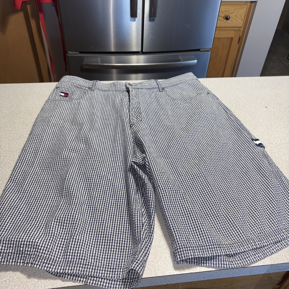 Tommy Hilfiger Men's Plaid Cotton Cargo Shorts Size 38 with Patch