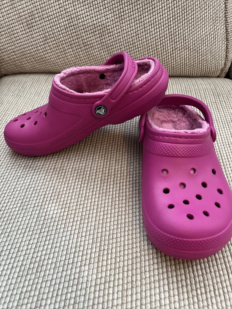 Crocs Women’s 9 , M7 Pink Mules Fleece Lined Slip-on Comfort Shoes