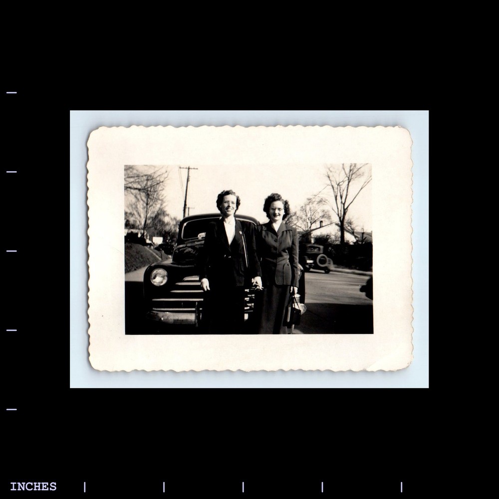 Old Vintage Photo WOMEN STANDING BY CLASSIC CAR HOLDING HANDS AFFECTIONATE
