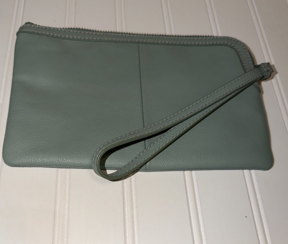 Fossil Sofia Large Wristlet  Leather  Blue Excellent SWL2833116 To Go City