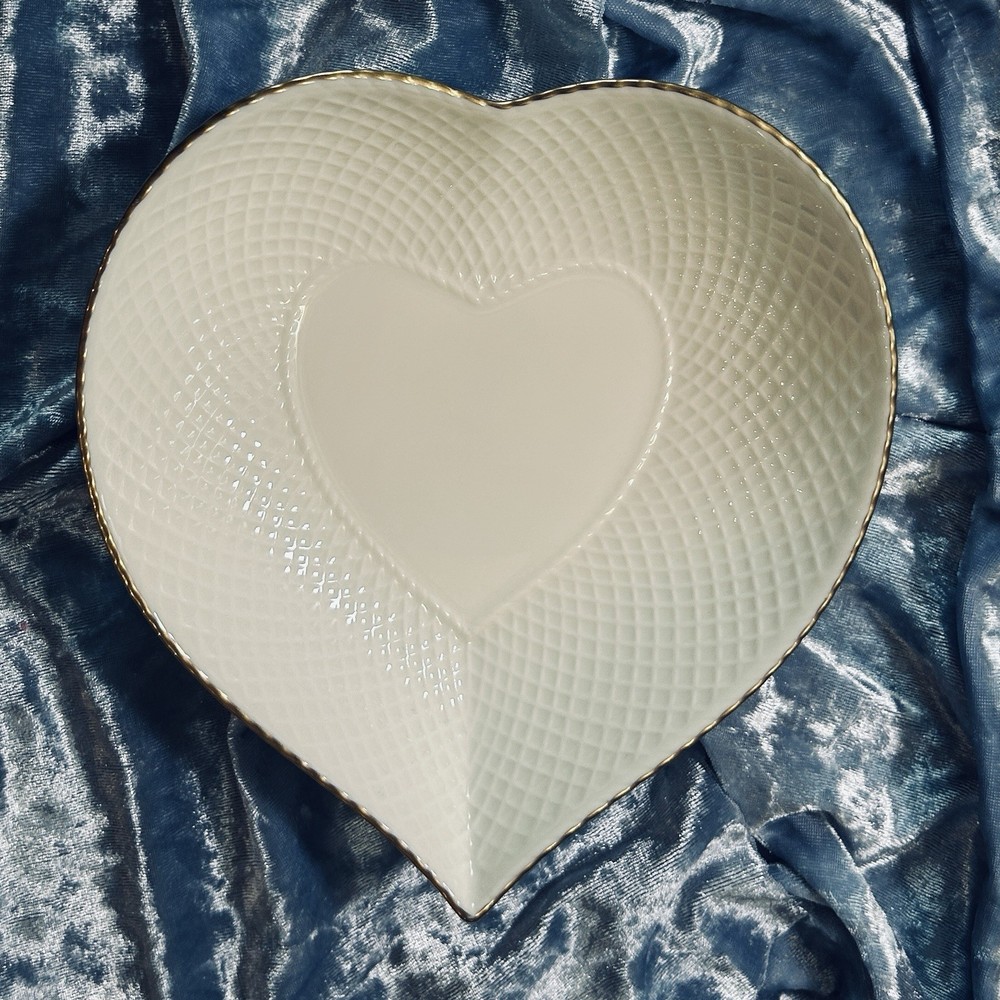 Vintage Mikasa Ivory Bone China Heart Shaped Dish - 24K Gold, Lattice Pattern