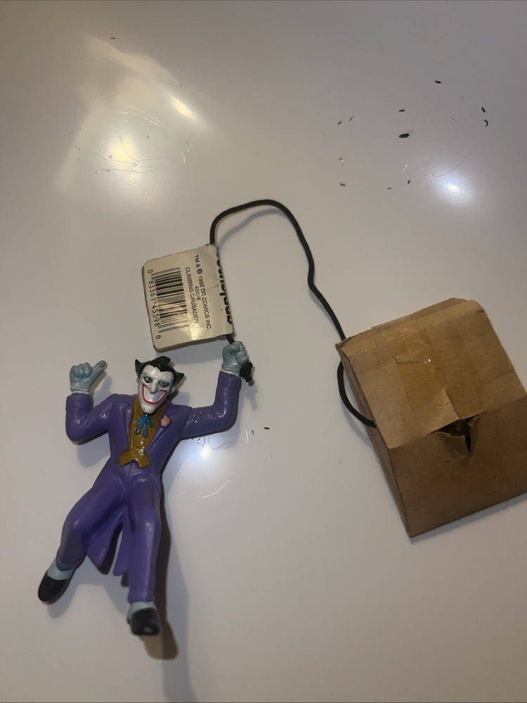 NEW DC Applause 1992 Joker Batman Swinging Suction Cup Figure Climbing Crusader