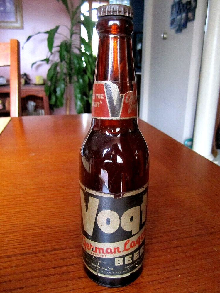 1940's YPSILANTI Brewing MICHIGAN Mich. VOGT GERMAN LAGER beer MI. bottle LABEL