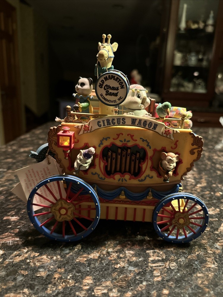 Vintage Enesco Circus Wagon Figurine Working For Peanuts 8 Inch Collectible