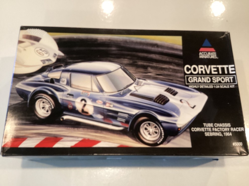 Accurate Miniatures Corvette Grand Sport 1964 Sebring Car Model Kit 1/24 #5000-image