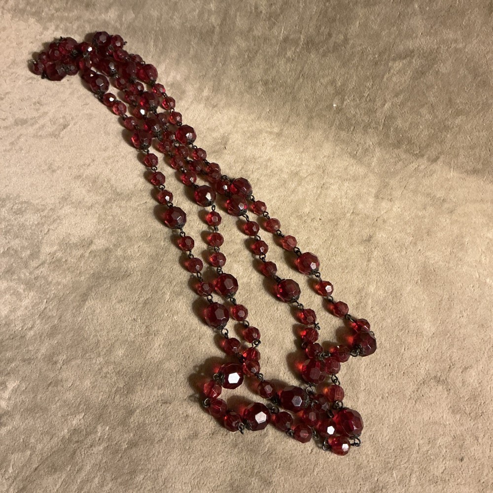 Vintage plastic bead necklace faceted design with black chain long flapper item