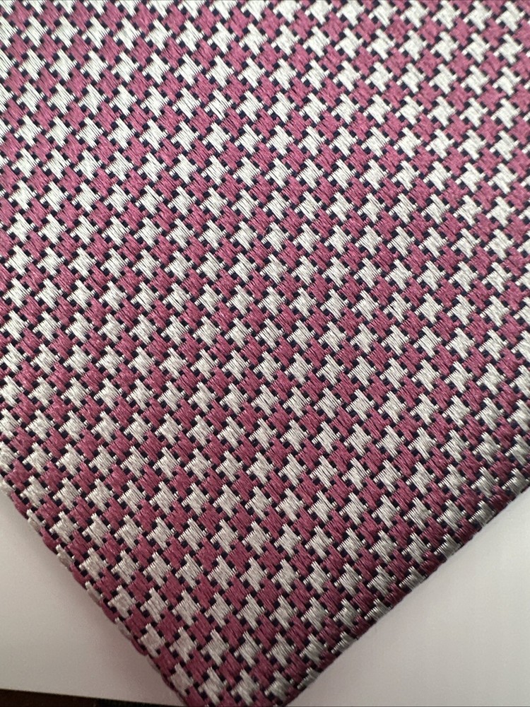 Cape Cod Neckwear Men’s All Silk Necktie Reddish Pink And White