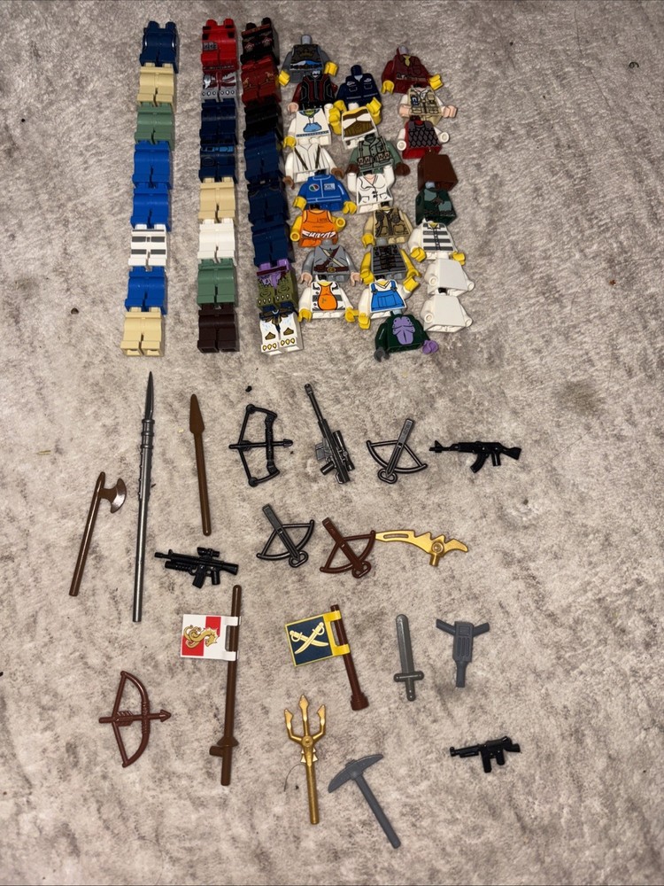 Miscellaneous Lego Minifigures And Accesories Lot