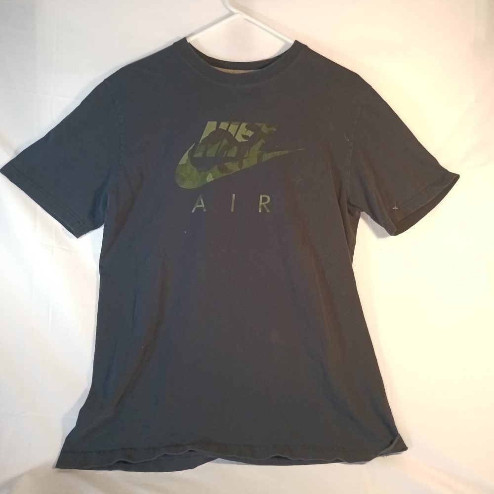 Nike Air Camo Graphic T-Shirt in Medium Size for Men