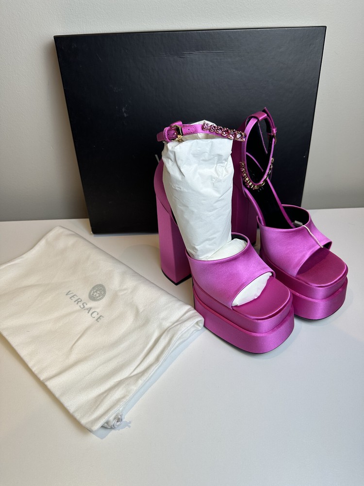 NEW Authentic Versace Aevitas Platform Pumps Medusa Charm Satin Pink Size 39