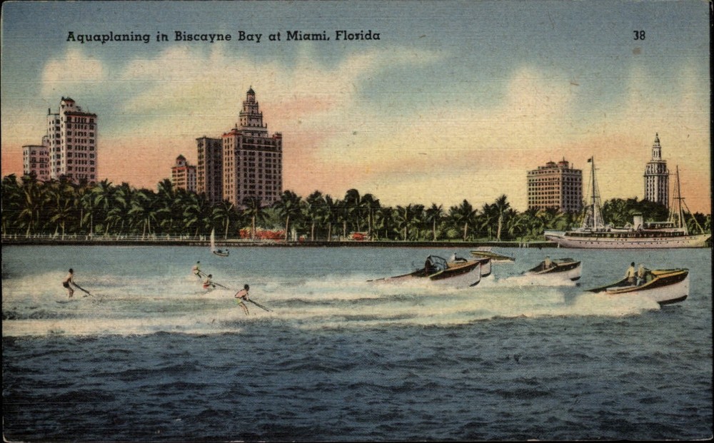 Miami Florida ~ Biscayne Bay ~ Aquaplaning ~ boats ~ linen postcard sku635