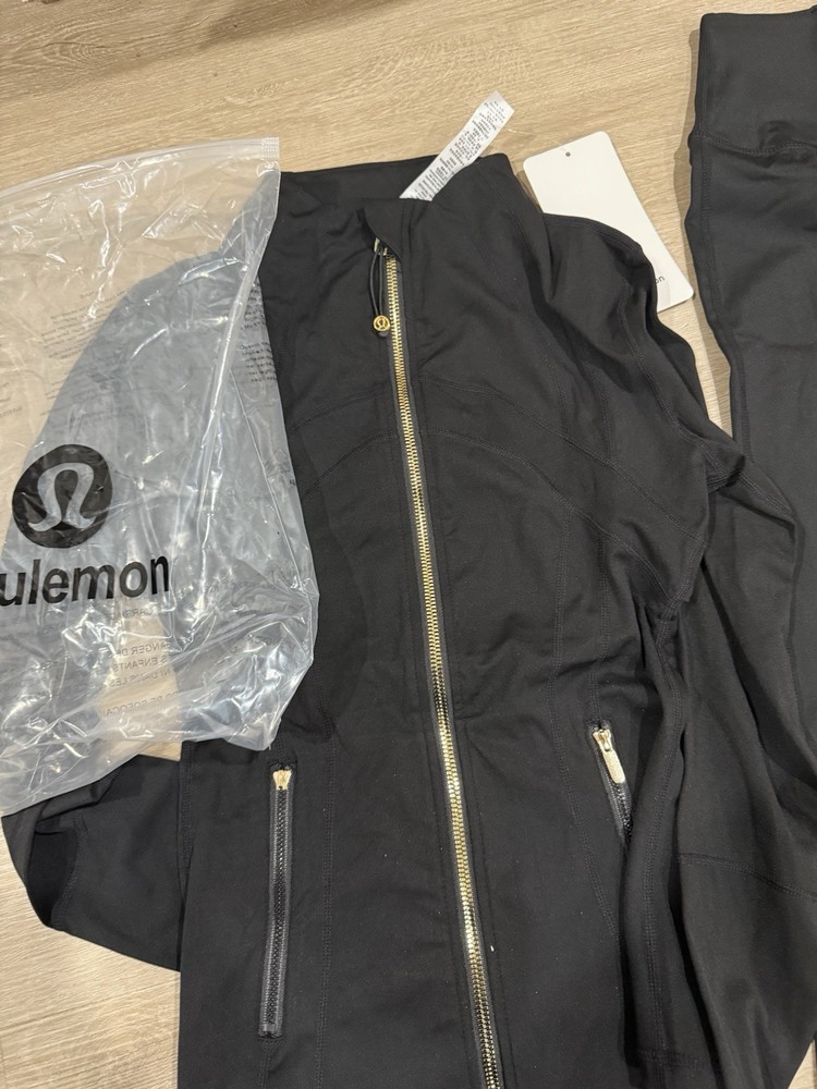 Lululemon Define Women's Jacket Black/Gold Zipper Size 2